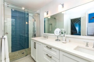 Bathroom on 1st level Luxury Villa
