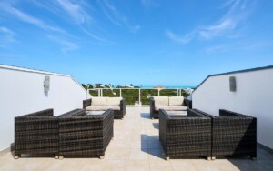 Roof Top Terrace Surf Lodge, 2 bedroom Private Villa, Long Bay