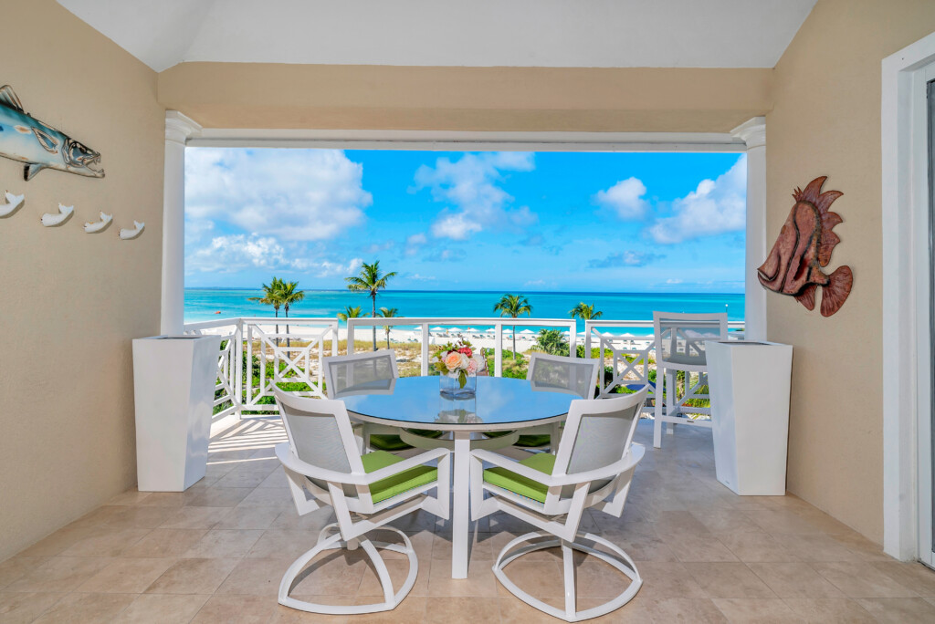 A closer look at Penthouse Off Grid Vacation Rentals